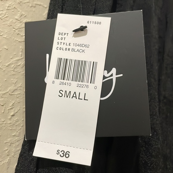 NWT By&By Black Shorts Size Small Dressy - Picture 3 of 3